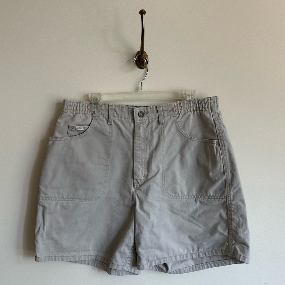 Vintage Lee khaki high rise with 5.5” inseam women’s shorts- 14